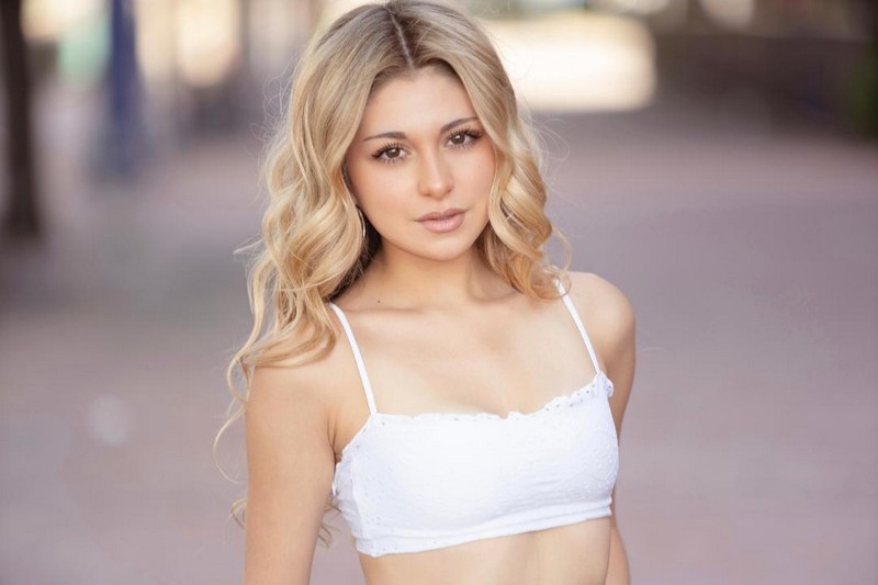 Daisy Close – Grinch I Am