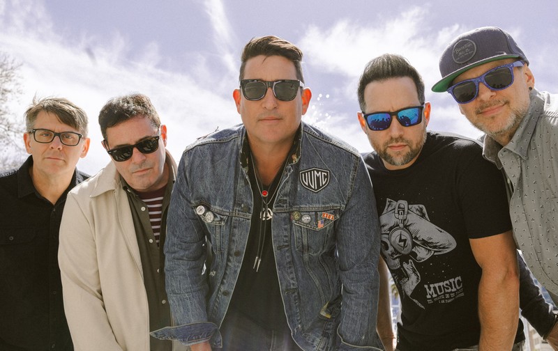 Smash Mouth – Blinding Lights