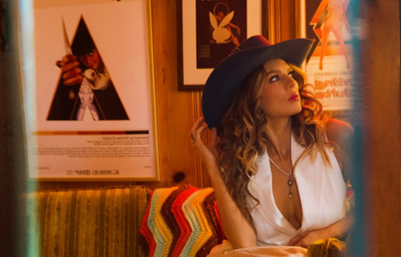 Twinnie – Woah Man