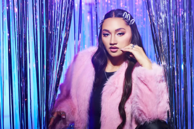 Liahona Olayan – Que Rico Sola