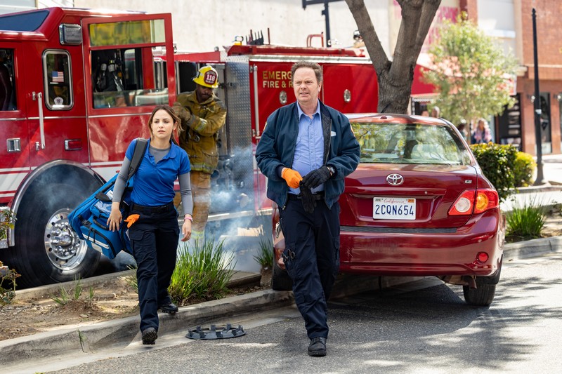 Aimee Carrero & Rainn Wilson – Code 3