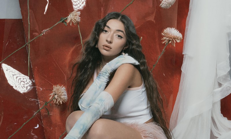 Nini Iris – U CAN’T CONTROL ME