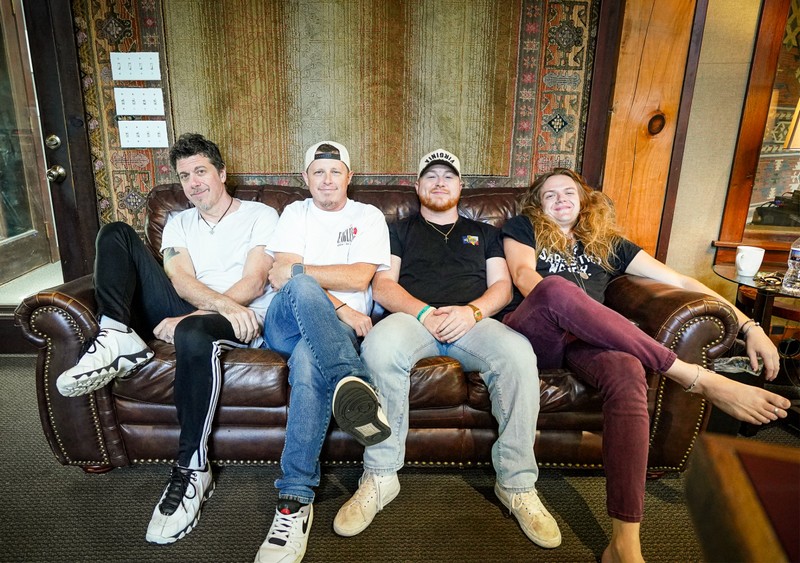 Lucas John & The Delinquents – Little Rock