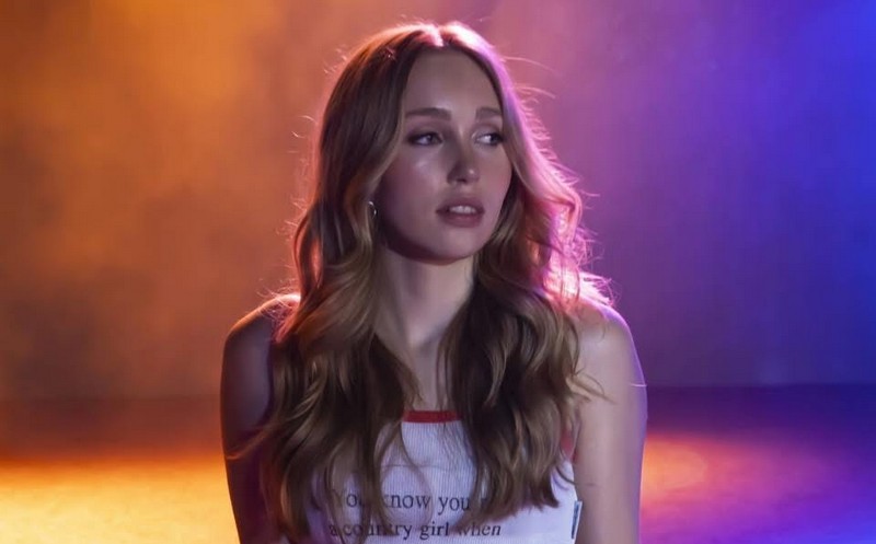 Tori Rose – Hometown Christmas