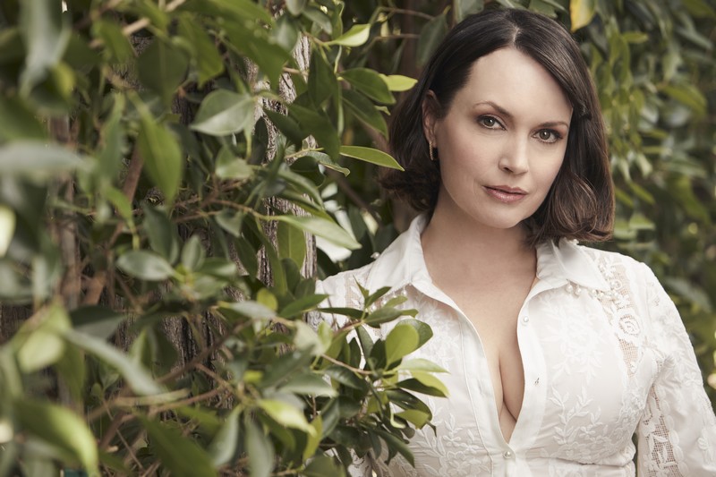 Julie Ann Emery – Solo Mio