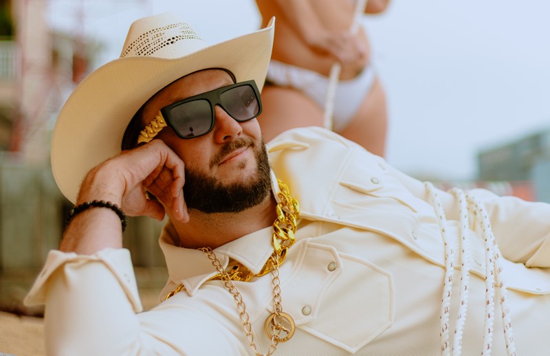 Nik Xandir Wolf – Surf Cowboy